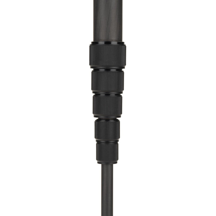 Portable Benro MMX37C monopod for travel photography