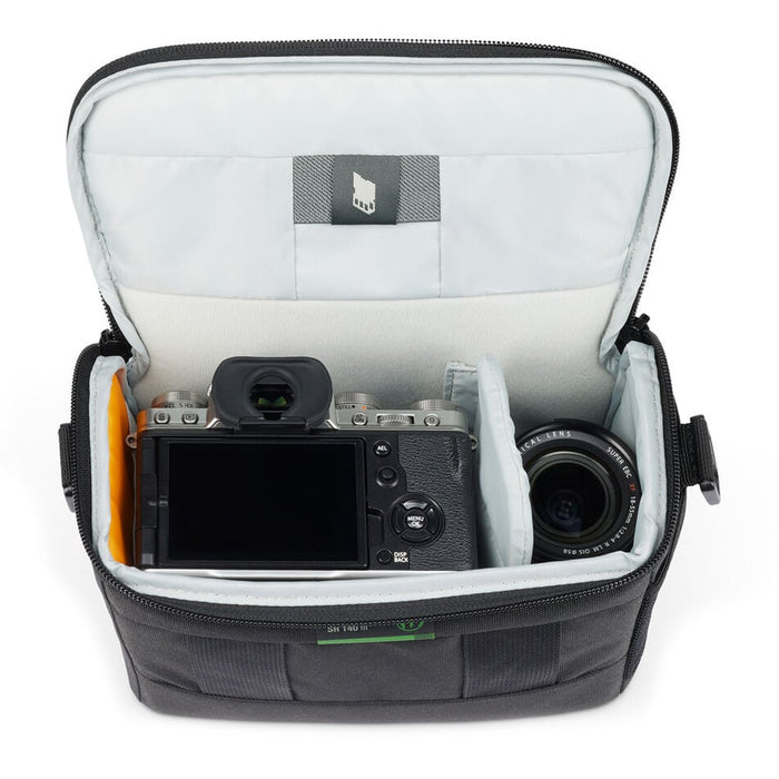 Lowepro Adventura SH 140 III black shoulder bag for mirrorless camera with kit lens