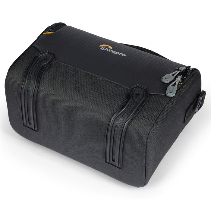 Lowepro Adventura SH 160 III black shoulder bag for mirrorless camera with kit lens