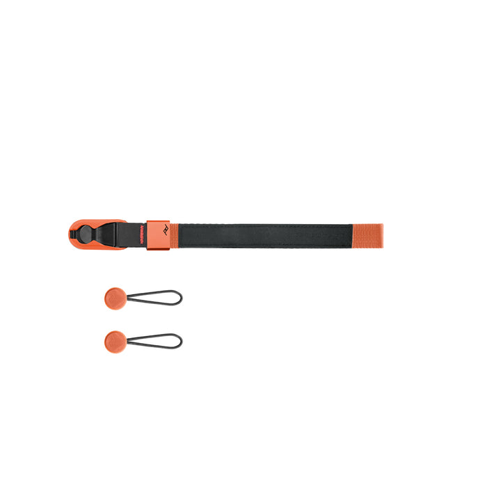 Secure your camera with the Peak Design Cuff Wrist Strap, featuring an Anchor Link system, auto-tightening loop and 20–29 cm adjustable fit. Strong to 90 kg.