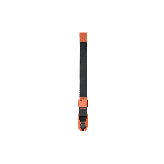 Secure your camera with the Peak Design Cuff Wrist Strap, featuring an Anchor Link system, auto-tightening loop and 20–29 cm adjustable fit. Strong to 90 kg.