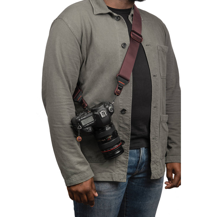 Peak Design Slide camera strap with red Anchor Links, padded nylon webbing, and aluminium quick-adjusters