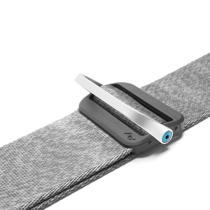 Versatile camera strap in Grey with quick-release anchors, adjustable 99–145 cm length and 90.7 kg capacity for secure, comfortable carry.