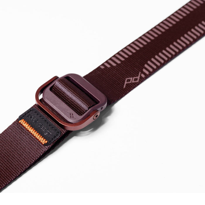 Versatile camera strap in Eclipse Purple with quick-release anchors, adjustable 99–145 cm length and 90.7 kg capacity for secure, comfortable carry.