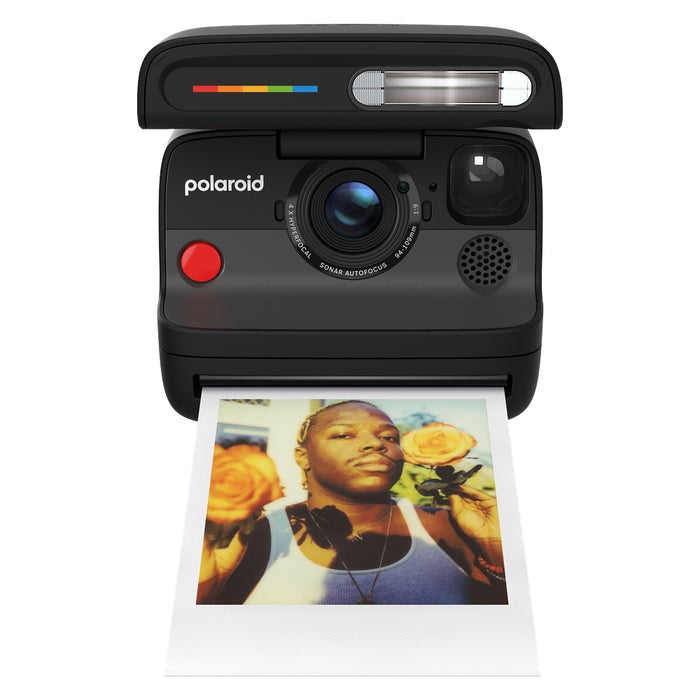 Explore the Polaroid Flip. Featuring hyperfocal optics, powerful flash and remote shutter via Bluetooth.