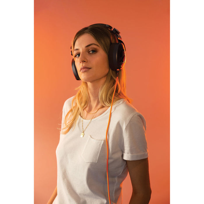 In need of a cable for your RODE NTH-100 Headphones? The NTH 2.4m Cable combines quality with flexibility and comes in a variety of colours.