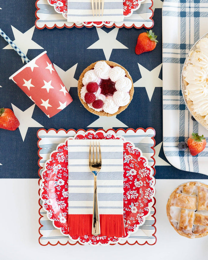 Striped Scallop Guest Towels