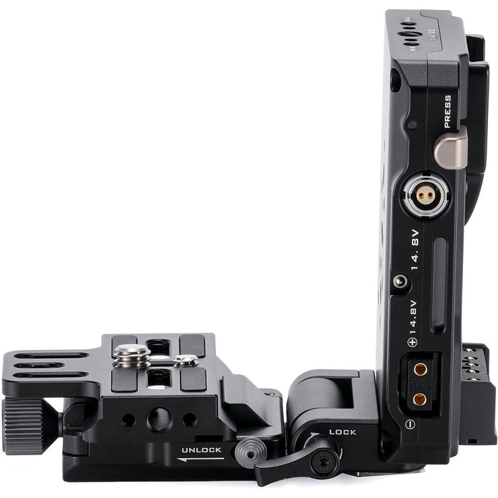 V-Mount battery plate with Arca quick release and outputs