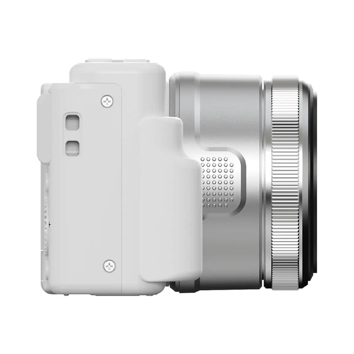 YASHICA City 200 compact digital camera with 10x optical zoom.