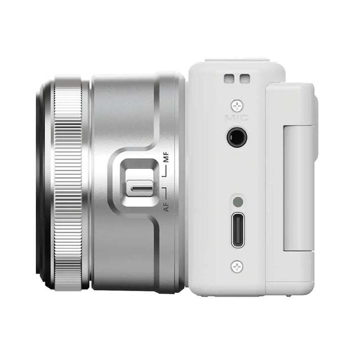 YASHICA City 200 compact digital camera with 10x optical zoom.